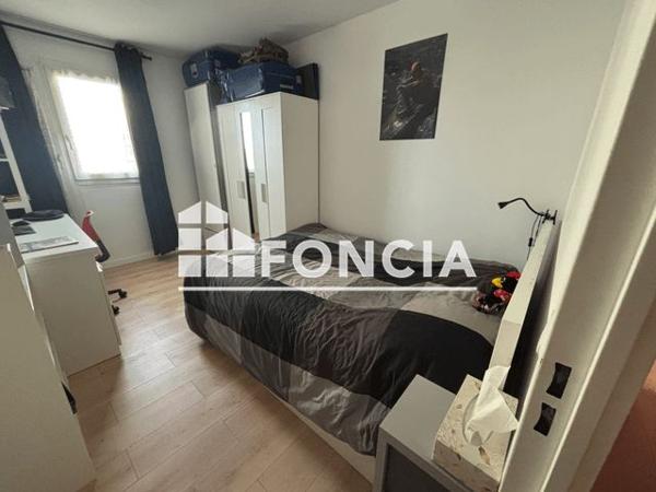 Location Appartement 5 pièces 95.23 m² - 4 Rue du Pont Colbert Versailles 78000