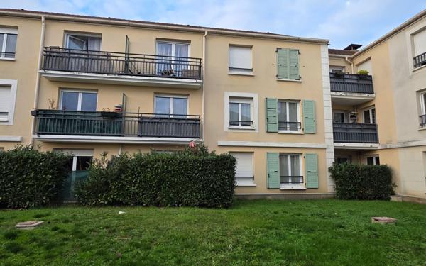 Appartement à vendre    2 pièces •  Chanteloup-les-Vignes