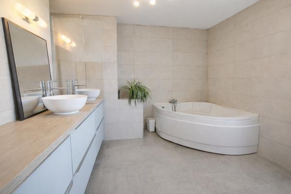 Laventie (62840) Bâtisse type Fermette - 240m² + 60m² - LIMITE FLEURBAIX