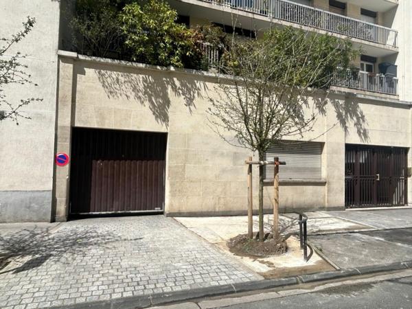 Stationnement à louer    10 m2    Vincennes