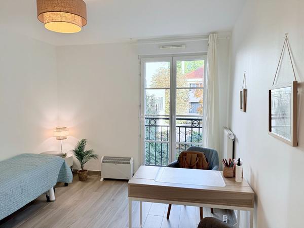 CHAVILLE - Marché - INVESTISSEMENT LOCATIF - Local de 56,62 m² avec 3 bureaux 392 000 € ** - Référence 610-CA