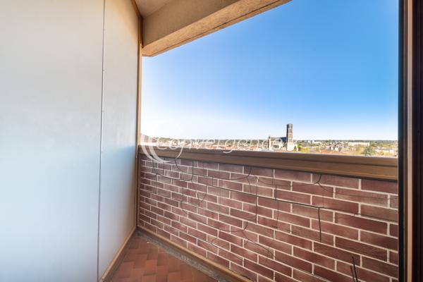 Appartement
                                                                                                                                                                                                                                                                                                                        4 pièce(s)                                                                                                                                                                                                          2 chambre(s)                                                                                                                                                                                                          108.37  m²