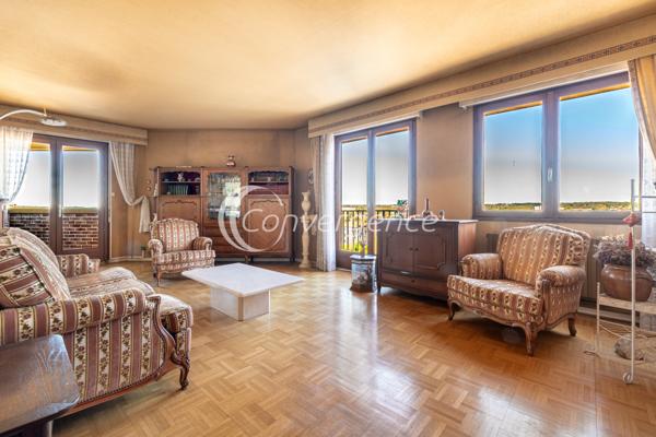 Appartement
                                                                                                                                                                                                                                                                                                                        4 pièce(s)                                                                                                                                                                                                          2 chambre(s)                                                                                                                                                                                                          108.37  m²