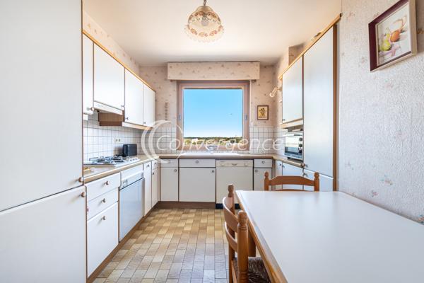 Appartement
                                                                                                                                                                                                                                                                                                                        4 pièce(s)                                                                                                                                                                                                          2 chambre(s)                                                                                                                                                                                                          108.37  m²