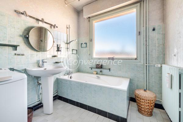 Appartement
                                                                                                                                                                                                                                                                                                                        4 pièce(s)                                                                                                                                                                                                          2 chambre(s)                                                                                                                                                                                                          108.37  m²