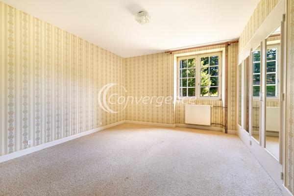 Maison
                                                                                                                                                                                                                                                                                                                        8 pièce(s)                                                                                                                                                                                                          5 chambre(s)                                                                                                                                                                                                          257  m²