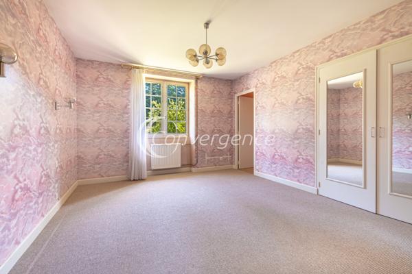Maison
                                                                                                                                                                                                                                                                                                                        8 pièce(s)                                                                                                                                                                                                          5 chambre(s)                                                                                                                                                                                                          257  m²