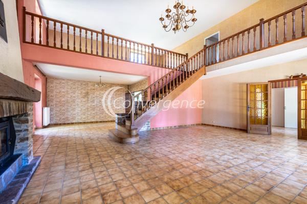 Maison
                                                                                                                                                                                                                                                                                                                        8 pièce(s)                                                                                                                                                                                                          5 chambre(s)                                                                                                                                                                                                          257  m²