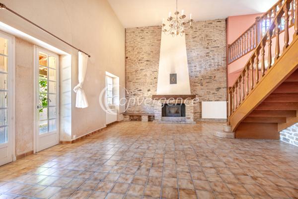 Maison
                                                                                                                                                                                                                                                                                                                        8 pièce(s)                                                                                                                                                                                                          5 chambre(s)                                                                                                                                                                                                          257  m²