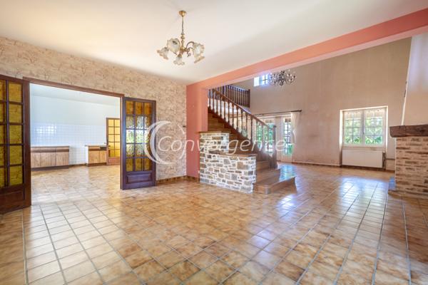 Maison
                                                                                                                                                                                                                                                                                                                        8 pièce(s)                                                                                                                                                                                                          5 chambre(s)                                                                                                                                                                                                          257  m²