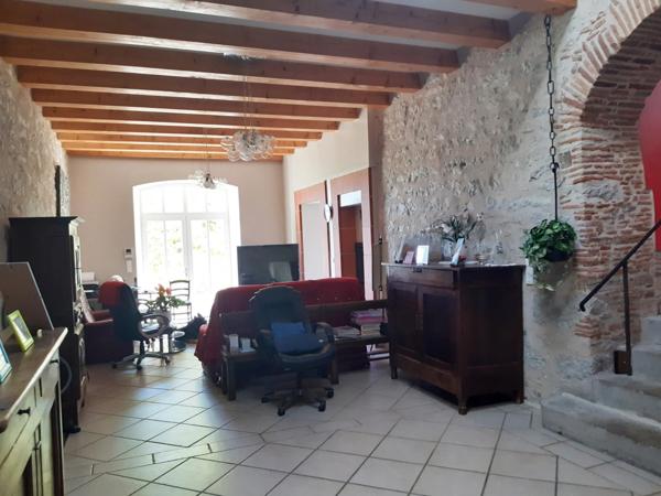Propriete à vendre 12 pièces CAHORS (46)