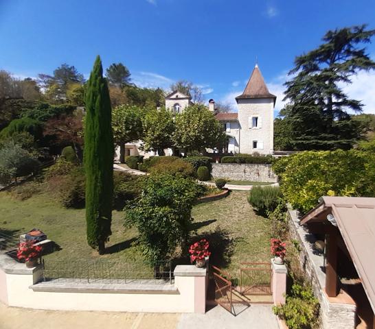 Propriete à vendre 12 pièces CAHORS (46)