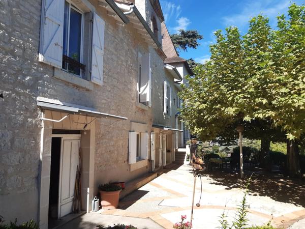 Propriete à vendre 12 pièces CAHORS (46)