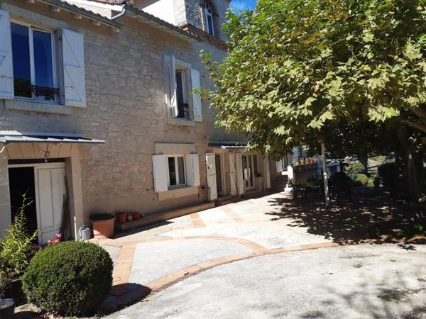 Propriete à vendre 12 pièces CAHORS (46)
