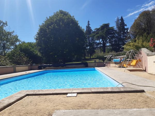 Propriete à vendre 12 pièces CAHORS (46)