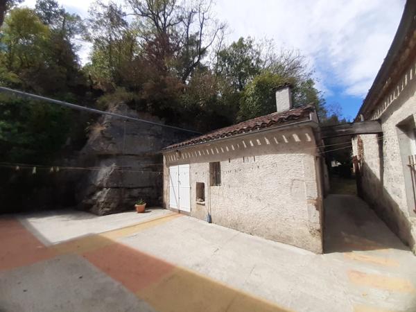 Propriete à vendre 12 pièces CAHORS (46)