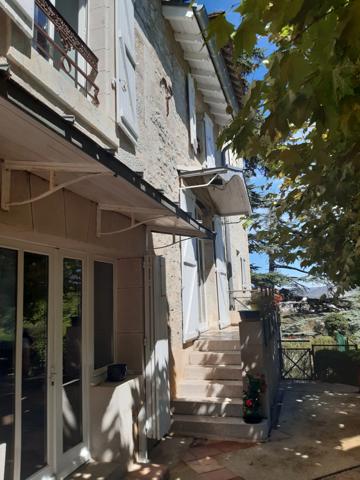 Propriete à vendre 12 pièces CAHORS (46)