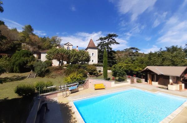 Propriete à vendre 12 pièces CAHORS (46)