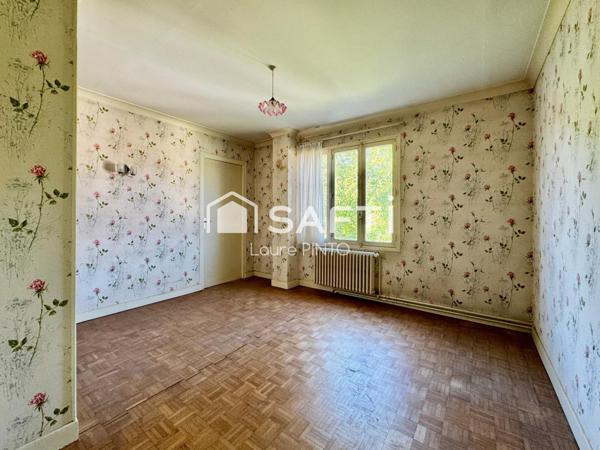 Maison à rénover, grange, grand terrain à 30' Reims