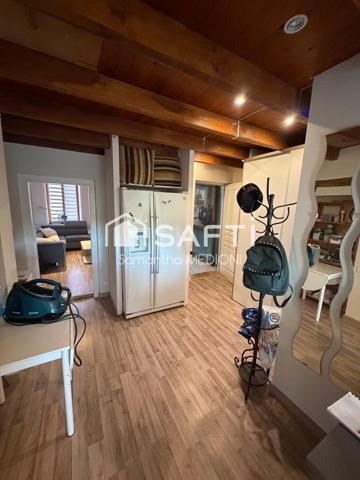 Idéalement situé, cet appartement vous offre un cadre de vie agréable au quotidien