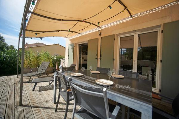 Maison récente aux normes RT2012 avec piscine et garage DPE B