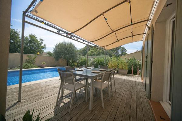 Maison récente aux normes RT2012 avec piscine et garage DPE B