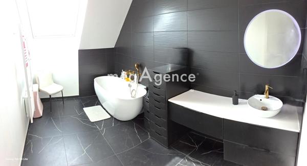 Maison à Dol-de-Bretagne, 35120 - 5 pièces 181m²