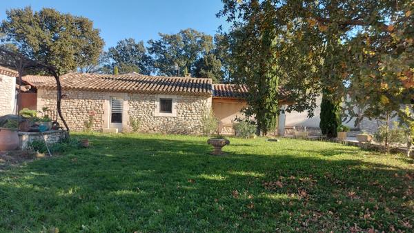Eyragues (13630) EYRAGUES (13630) - MAISON + DEPENDANCE AVEC GARAGE ET PISCINE SUR BEAU TERRAIN
