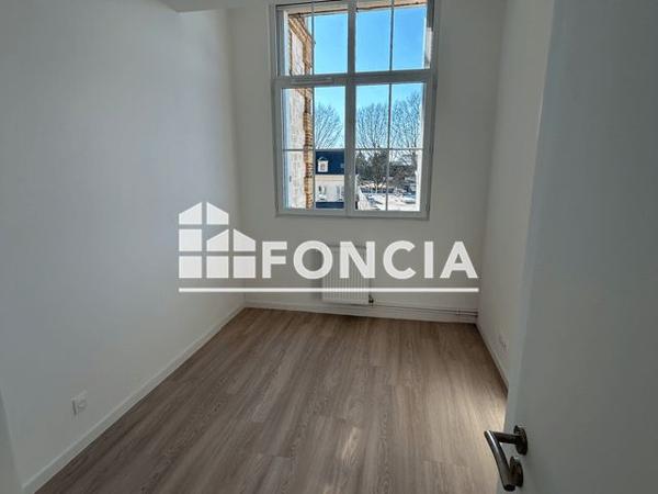 Location Appartement 4 pièces 82.2 m² - 5 BOULEVARD JULES FERRY Louviers 27400