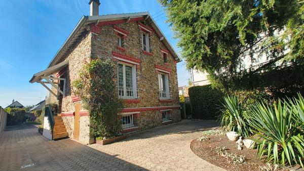 Maison meulière Ermont 4 pièce(s) 2 chambres + sous-sol et double garage