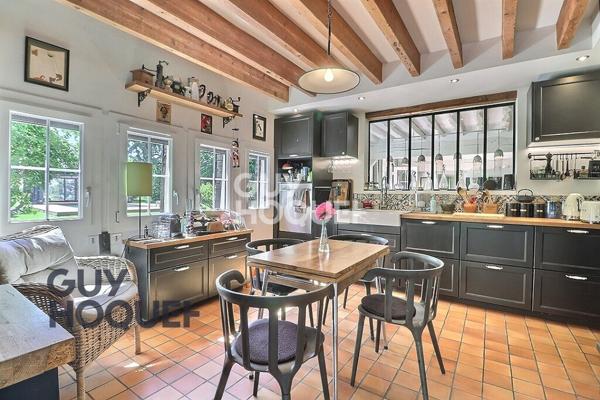 Exclusivité ! Propriété normande comprenant deux habitations