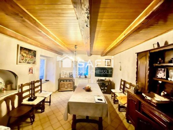 Corps de ferme T 5 de 120 M2