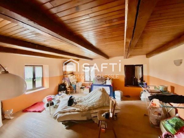 Corps de ferme T 5 de 120 M2