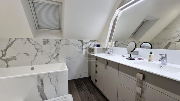 Maison familiale 5 chambres avec piscine ? Saint-Étienne-de-Montluc
