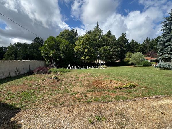 Terrain constructible Buxerolles de 803 m2 , Buxerolles