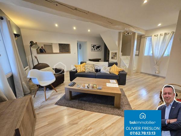 Magnifique Maison de village mitoyenne à Pougues Les Eaux.

Située dans un coin calme et prisé, à deux pas des commerces, commodités et écoles de la jolie commune de Pougues les Eaux, nous vous présentons cette magnifique maison de village entièrement rénovée, d'une superficie habitable de 94m², comprenant 3 pièces, dont un salon séjour, une cuisine indépendante aménagée et équipée et un wc au rez-de-chaussée, mais aussi 2 chambres, salle de bain et wc indépendant à l'étage.

Cette maison dispose d'une entrée sur une grande pièce de vie aménagée en salon et séjour de 27m² qui présente une belle cheminée pour de belles soirées au coin du feu. Elle propose une grande cuisine indépendante, aménagée et équipée  de 16m² dont la porte fenêtre donne sur une terrasse.
Le rez-de-chaussée se complète d'un wc indépendant .
Du salon, un escalier mène à l'étage, le palier propose une première chambre de 16m² avec placard penderie. L'étage dispose d'un wc indépendant, une grande salle de bain, ainsi qu'une autre chambres de 14 m².

Tous les sols de cette maison sont en parquet, elle propose une isolation de type double vitrage bois pour les huisseries et Alu pour la porte fenêtre avec volet roulant motorisé , et volet bois pour les autres fenêtres.

Elle dispose d'un chauffage type cheminée (insert bois) ou électrique, d'un ballon production d'eau chaude, des combles isolés de manière optimale et une toiture en tuiles mécaniques  terre cuite récentes en bon état.


Ce pavillon propose un assainissement type microstation récente.
Côté internet, il dispose de la fibre.

Les plus: La qualité générale du bien et son aménagement intérieur contemporain, sa belle rénovation, sa proximité avec toutes les écoles, commerces et commodités de la commune de Pougues les Eaux , sa pièce de vie de 27m² avec sa cheminée, sa cuisine aménagée et équipée, ses 2 chambres,

Photos supplémentaires disponibles sur BSK IMMOBILIER > Nos conseillers > Olivier FRESLON
Pour tout renseignement complémentaire ou pour une visite, contactez moi au 07.62.78.13.13.

Amoureux des maisons anciennes rénovées avec goût, cette maison est une opportunité rare à saisir, un vrai coup de cœur!