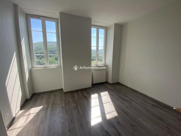 Location                                                      Appartement
                        
                     4 pièces                      78 m2                     à Saint-Beauzély