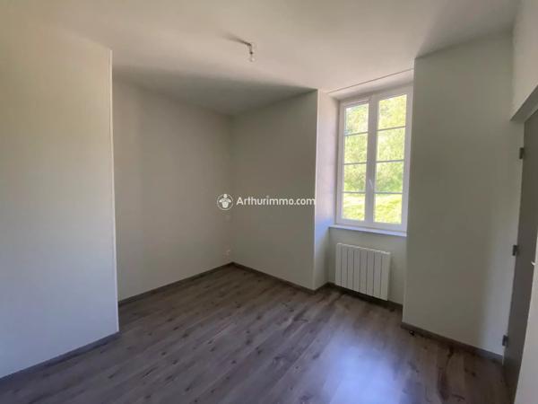 Location                                                      Appartement
                        
                     4 pièces                      78 m2                     à Saint-Beauzély