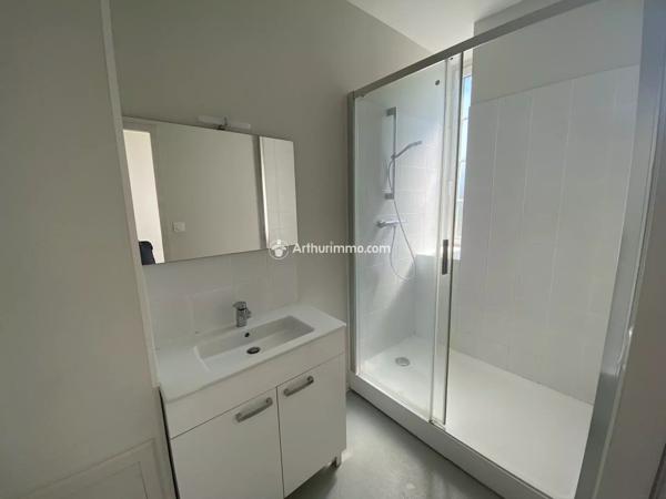 Location                                                      Appartement
                        
                     4 pièces                      78 m2                     à Saint-Beauzély