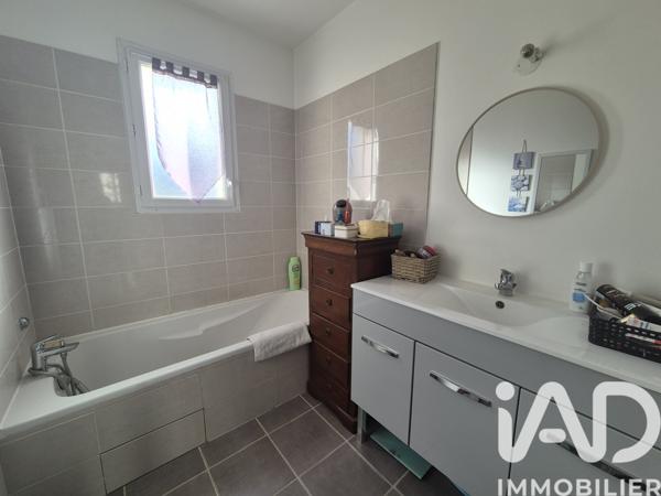 Maison à vendre 5 pièces 104 m² Saint-Just-Luzac