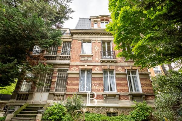 Asnières-sur-Seine, Hôtel particulier 6 Chambres -  390 m² à vendre