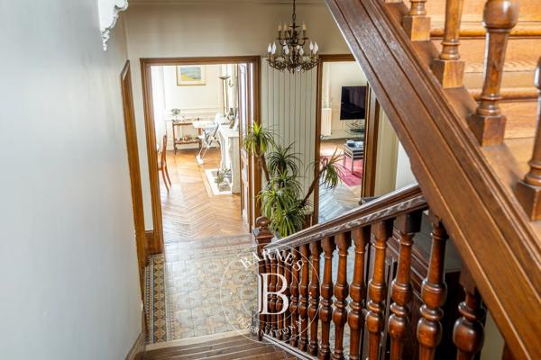 Asnières-sur-Seine, Hôtel particulier 6 Chambres -  390 m² à vendre