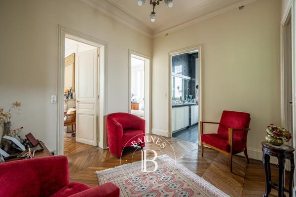 Asnières-sur-Seine, Hôtel particulier 6 Chambres -  390 m² à vendre