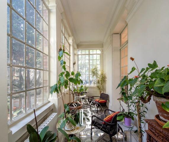 Asnières-sur-Seine, Hôtel particulier 6 Chambres -  390 m² à vendre