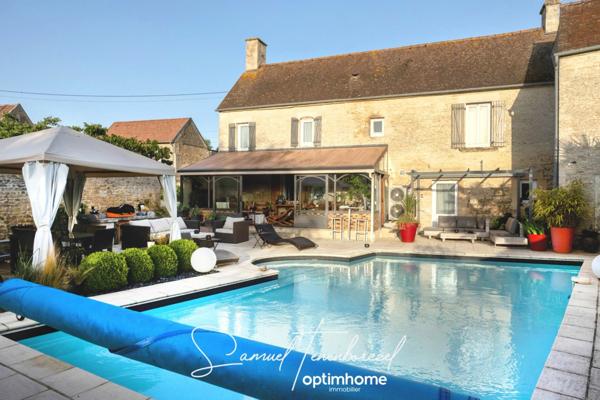 Maison de caractère en pierre avec piscine – 160 m² – ERNES (14270)