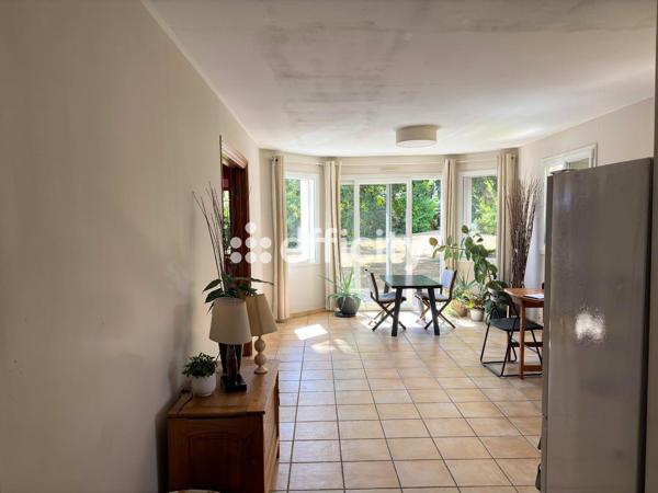 Maison
         6 pièces
        - 120 m² Exclusivité 379 000 € *