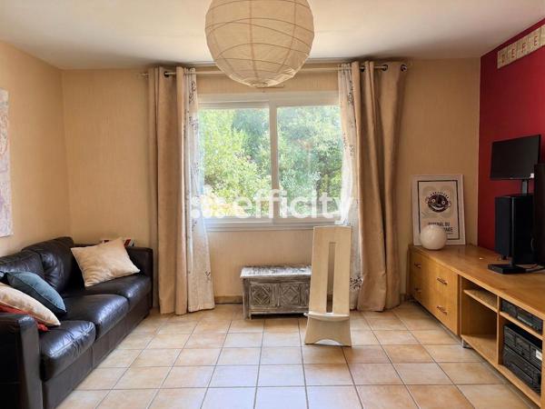 Maison
         6 pièces
        - 120 m² Exclusivité 379 000 € *