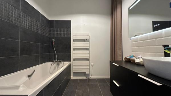 Talence Victor Louis - Arcachonnaise 4 pièces de plain-pied entièrement rénovée