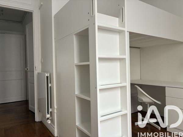 Location appartement 5 pièces 107 m² Paris 15
