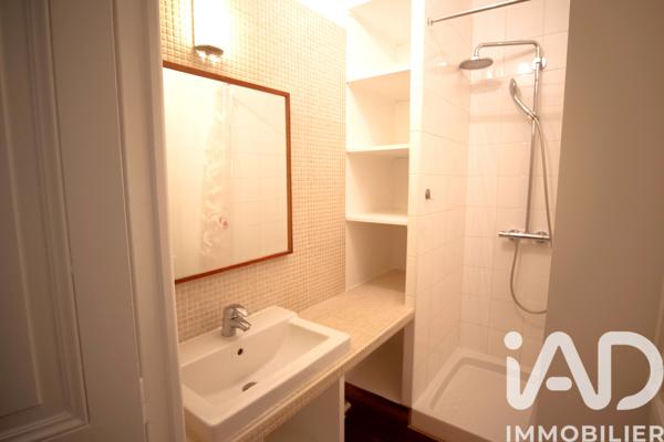 Location appartement 5 pièces 107 m² Paris 15